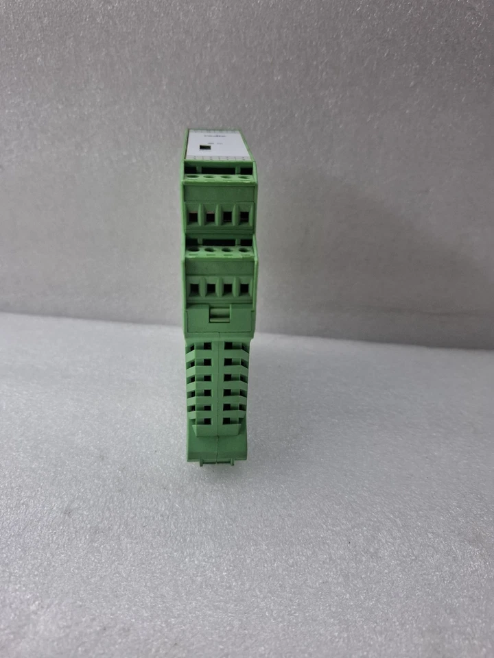 radix SCC313 signal Isolator 24VDC free fast ship scc313